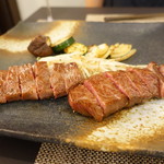 鉄板焼ダイニングKUNI - 栃木牛のA5イチボです♪