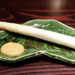 野口太郎 - ホワイトアスパラガス
  石垣島の味噌とマヨネーズ