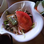 食匠 なる花 - ローストポーク丼のサラダ