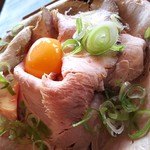 食匠 なる花 - ローストポーク丼