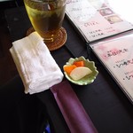 食匠 なる花 - 麦茶&おしぼり