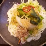 Kagonoyasuitasatsukigaokaten - サラダうどん