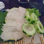 海鮮炭火焼食堂 肴や - 赤ハタ造り（930円）