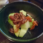 海鮮炭火焼食堂 肴や - もろみキュウリ（サービス提供）