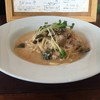 Bottoms UP - 料理写真:ツナと明太子の和風クリームパスタ(950円)