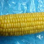 みどりの大地 - 茹でトウモロコシ（現地で購入したもの）（2016.8）