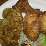 御食事処 やっこ - 唐揚げ＋生姜焼きのハーフ＆ハーフ