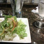 セットのサラダ