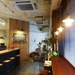 ホワイトバード コーヒー スタンド - 店内