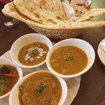 インドのライオン - 野菜カレー・ダルカレー・キーマカレー・ビーフカレー＊ナン× 2
            これぞ‼︎インドカレー！
            それぞれ味の深みも甘/辛さも異なり、楽しい♡