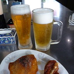 左がノンアル、３５０円～右が生ビール大、５６０円。