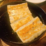 刀削麺酒家 - 鉄鍋餃子