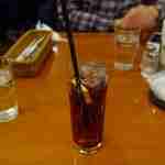 Sudachou Shokudou - 今回はコーラがセットになった須田町チーズバーガーを頼んだので、刺激的なコーラをごくりと飲み