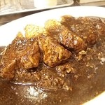 名物肉カレー黒(並)900円が 金曜カレーの日で700円 ごはん少な目