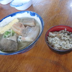 ゆいまーる - 沖縄そば（大）でございます