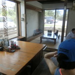 ゆいまーる - 地元民で混んでる感じです