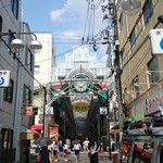 Rakuraku Shokkan - 水道筋商店街入口にあります