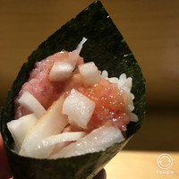 SUSHI TOKYO TEN、 新宿ニュウマン店 - 玉ねぎのネギとろ