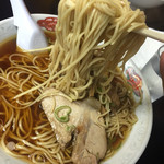 上海軒 - 麺はツルツルストレート