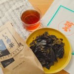 一保堂茶舗 喫茶室 嘉木 - 枯れ葉のような茶葉。