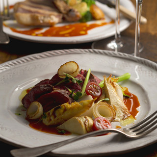 こだわりを詰め込んだカジュアルフレンチ