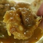 ディル レストラン - 肉をロティで挟んで…