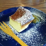 hori pan - デザートのベイクドチーズケーキ
      ドリンクとセットで￥300