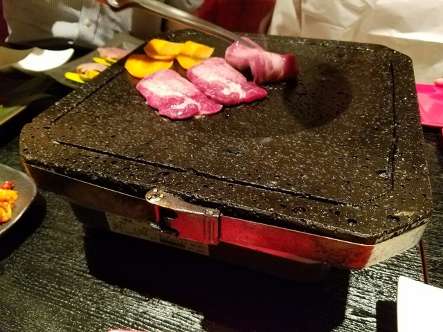 富士の溶岩　鉄板焼き　焼肉 富士山熔岩プレート｜FUJILAVA