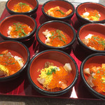 夕食はおいしい魚介類が並びます