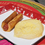 マンマ・ビスコッティーズ・ベーカリー - ソーセージデニッシュとチーズフォカッチャ