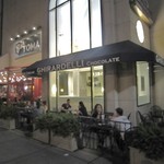 Ghirardelli Ice Cream & Chocolate Shop - 通りに面したテラス席