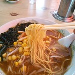 瀛客山 - 味噌ラーメンの麺