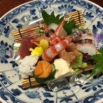 Ryoutei Ryokan Takechiyo - (造里)鮪、鯛、キビナゴ、鱧、赤海老、ウニ、タコ、湯葉