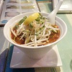 「カノンチン・ナムギャオ（タイ北風トマト入り素麺）」（1500円）