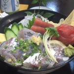 すし政 - 「地あじ・鮪丼（￥1,340）」