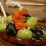 バル クラーベ - オリーブのマリネ　630円