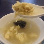 桃花源 - 玉子スープ。タマネギの甘みが良くでています