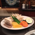 和黒 - 焼く前の野菜