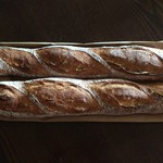 パン工房 ブランジェリーケン - 大好きな葡萄酵母のバゲットは水土日曜限定です。