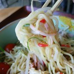 なんじゃいドライブイン - 【2016.8.13(土)】冷し中華(並盛)800円の麺