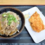 のぶ屋 - 肉ぶっかけ冷と、とり天