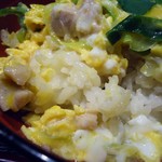 鶏千 - ゆず塩親子丼接写。