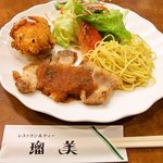 瑠美 - 鹿児島県産ポークソテーと手作りシーフードコロッケ