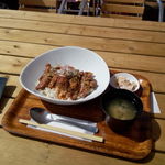 ひこま豚食堂＆精肉店 Boodeli - ひこま豚「霜降り肩ロースのステーキ丼」
                                920円