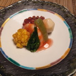 日本料理と蕎麦　魚哲 - 煮物／冷製炊き合わせと唐黍のかき揚げ