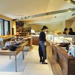 クリオロ - '16.08 店内(カフェから)