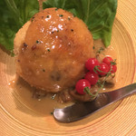 島之内 一陽 - 牛タンコロッケ。結構大きいですよ〜