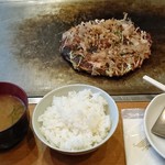 Kichi - 主食の重ね食べ、お好み焼き定食。