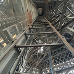 Le Jules Verne - エレベーター内