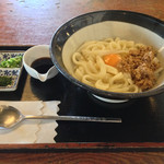 Jimbee - 温玉肉そぼろうどん 700円